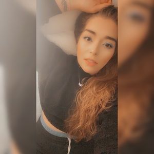 Meet your Posher, April